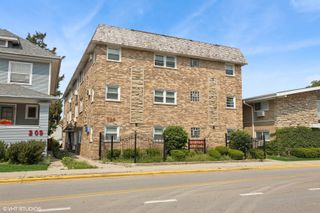 205 Circle Avenue 2B, Forest Park, IL 60130