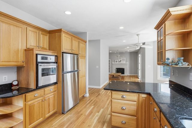 45 King St, Littleton, MA 01460