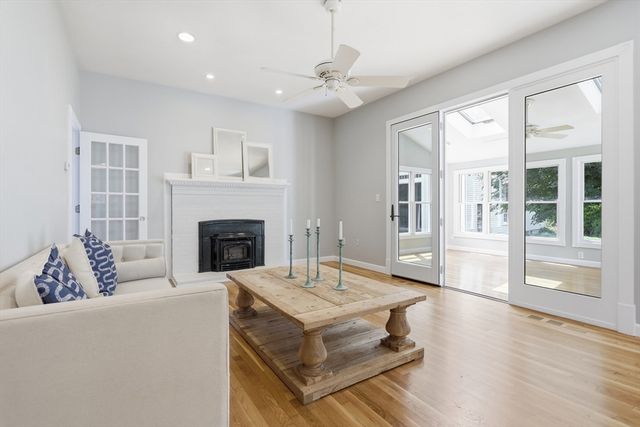 45 King St, Littleton, MA 01460