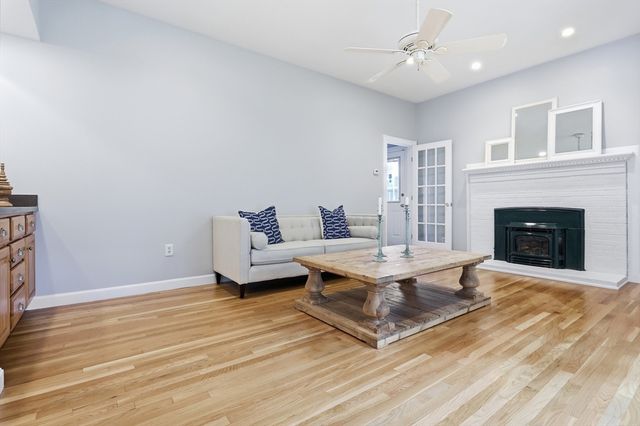45 King St, Littleton, MA 01460
