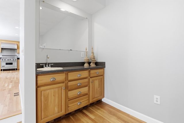 45 King St, Littleton, MA 01460