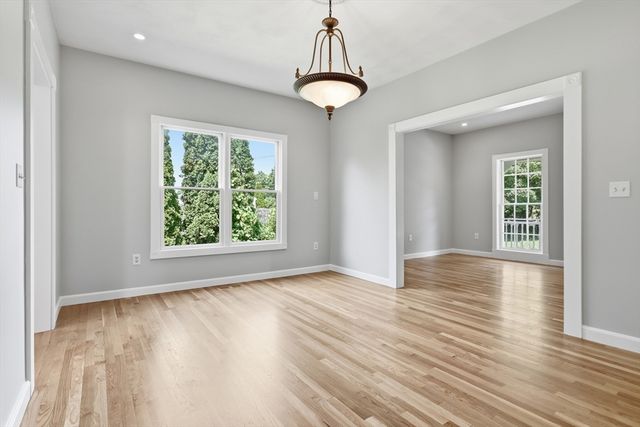 45 King St, Littleton, MA 01460