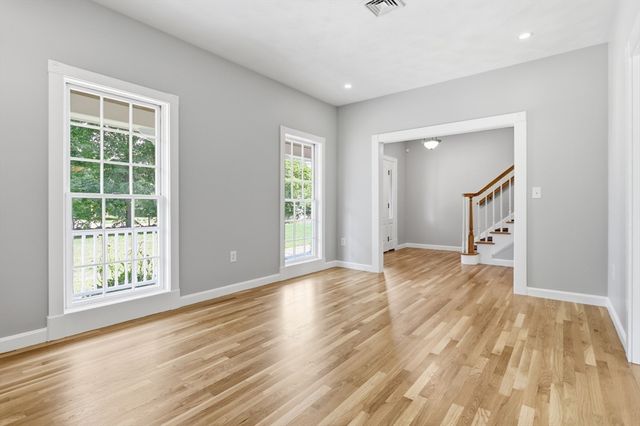 45 King St, Littleton, MA 01460