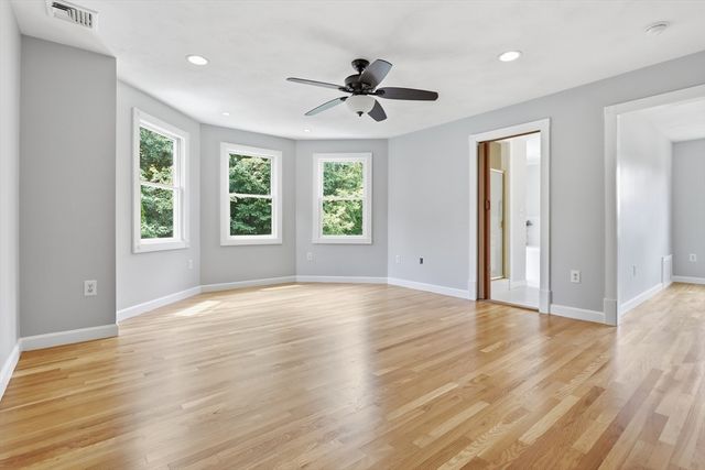 45 King St, Littleton, MA 01460