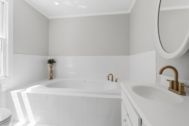 45 King St, Littleton, MA 01460