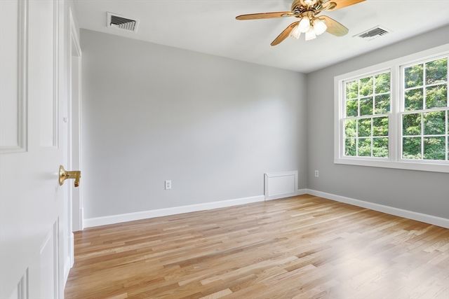 45 King St, Littleton, MA 01460