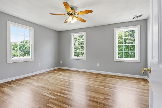 45 King St, Littleton, MA 01460