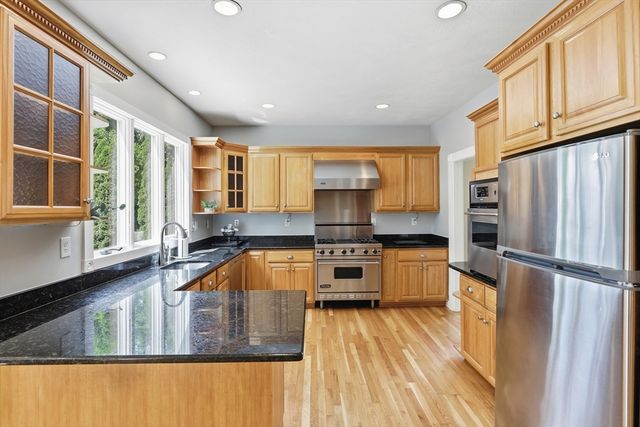 45 King St, Littleton, MA 01460
