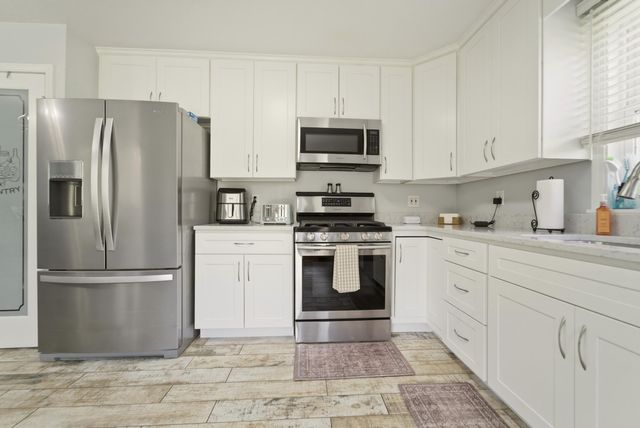 11917 N 470 E 6, Demotte, IN 46310