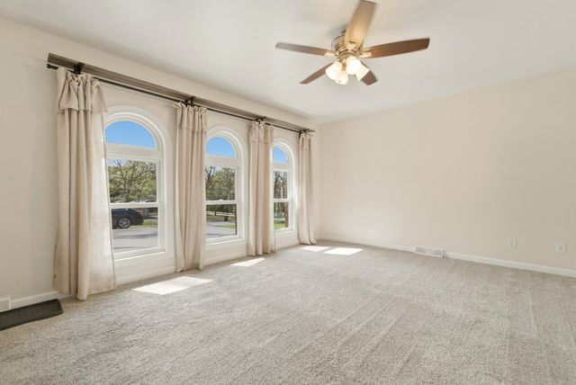 11917 N 470 E 6, Demotte, IN 46310