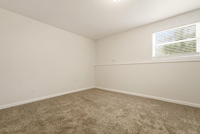 11917 N 470 E 6, Demotte, IN 46310