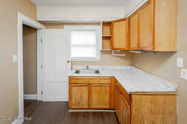 729 Chicago Street, Toledo, OH 43611