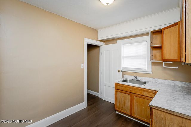 729 Chicago Street, Toledo, OH 43611