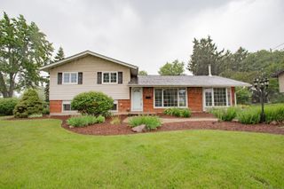 525 Briarcliff Lane, Hoffman Estates, IL 60169
