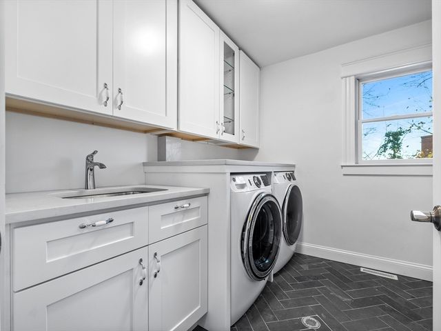 25 Falmouth Rd, Arlington, MA 02474