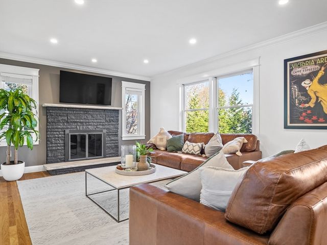 25 Falmouth Rd, Arlington, MA 02474
