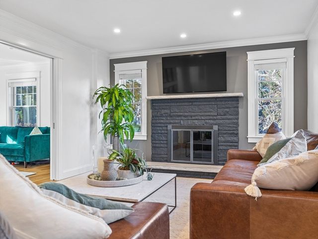 25 Falmouth Rd, Arlington, MA 02474