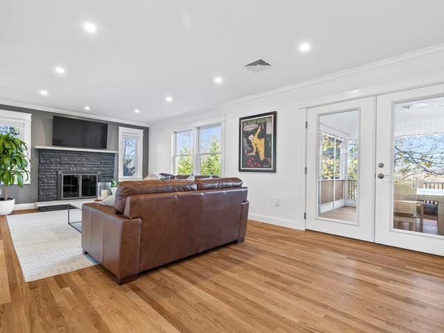 25 Falmouth Rd, Arlington, MA 02474
