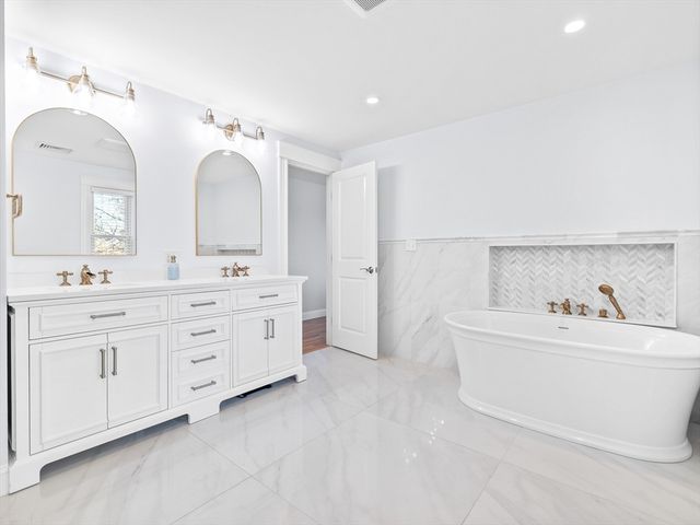 25 Falmouth Rd, Arlington, MA 02474