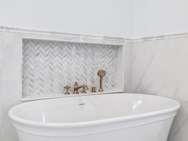 25 Falmouth Rd, Arlington, MA 02474