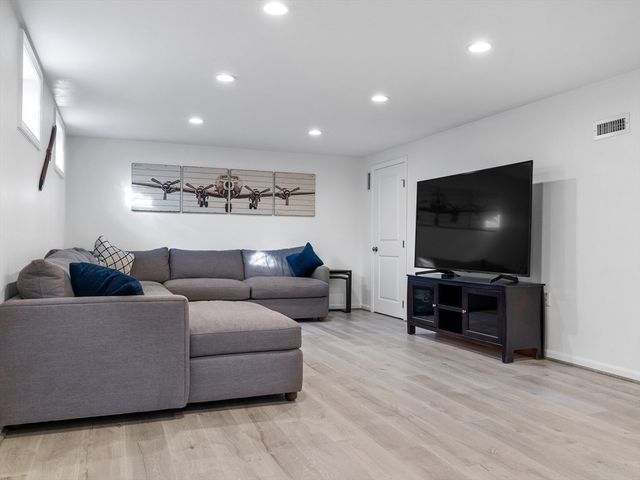 25 Falmouth Rd, Arlington, MA 02474