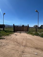 6677 Snow Line, Phelan, CA 92371