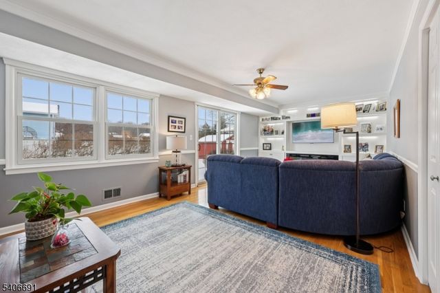 3 Agawam Dr, Wayne Twp., NJ 07470