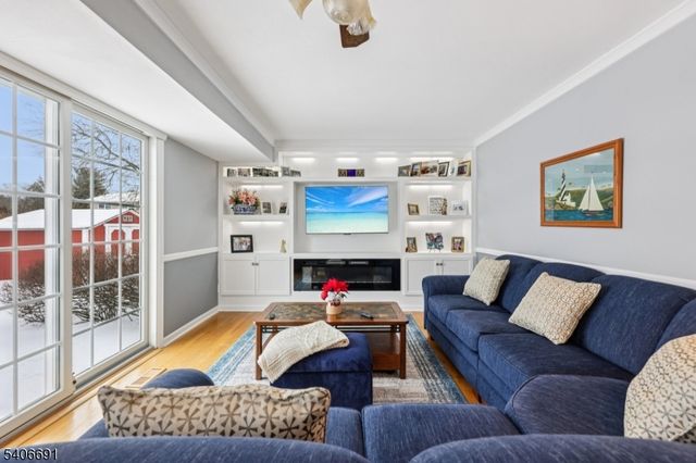 3 Agawam Dr, Wayne Twp., NJ 07470