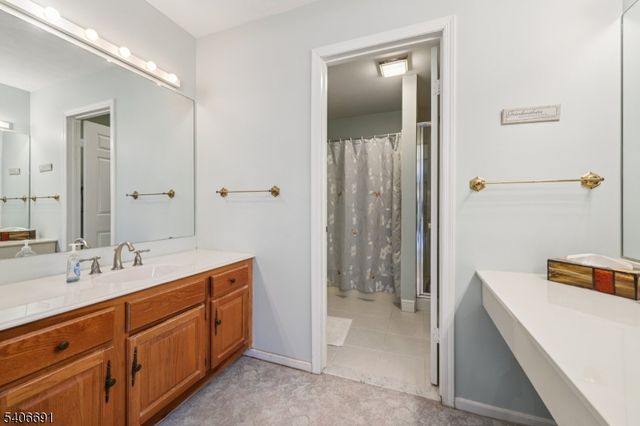 3 Agawam Dr, Wayne Twp., NJ 07470