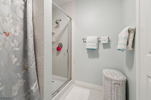 3 Agawam Dr, Wayne Twp., NJ 07470