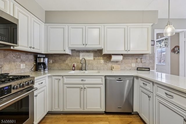 3 Agawam Dr, Wayne Twp., NJ 07470