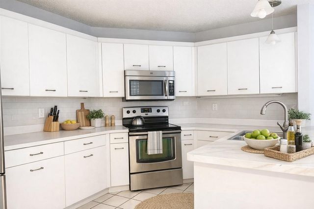 10461 NW 12th Court, Plantation, FL 33322