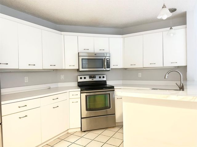 10461 NW 12th Court, Plantation, FL 33322