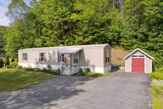 16 Maxfield Lane, Hartland, VT 05001