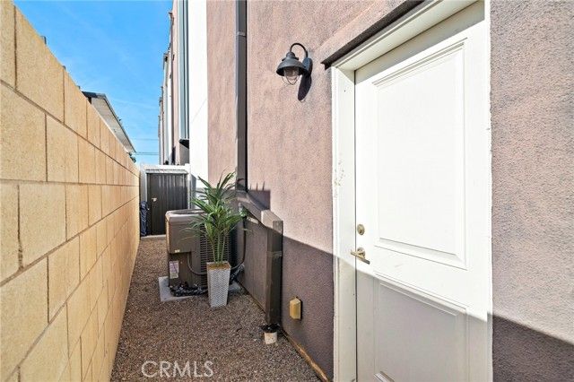 1974 Meyer Place D, Costa Mesa, CA 92627