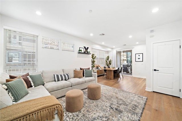 1974 Meyer Place D, Costa Mesa, CA 92627