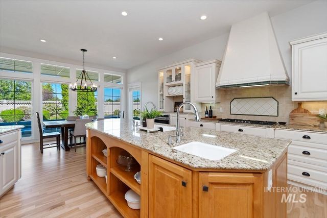 1776 E Handel St, Meridian, ID 83646