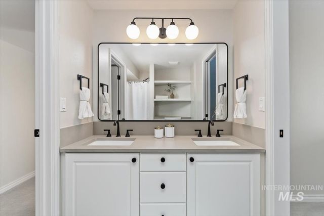 1776 E Handel St, Meridian, ID 83646