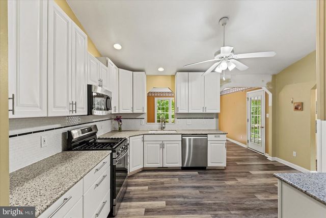 220 CREEKSIDE DR, Locust Grove, VA 22508