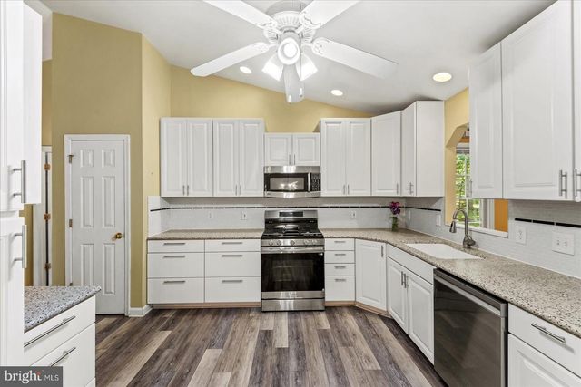 220 CREEKSIDE DR, Locust Grove, VA 22508