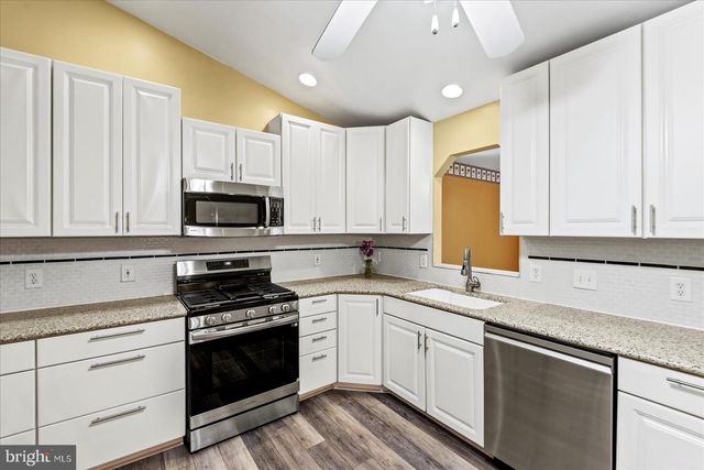 220 CREEKSIDE DR, Locust Grove, VA 22508