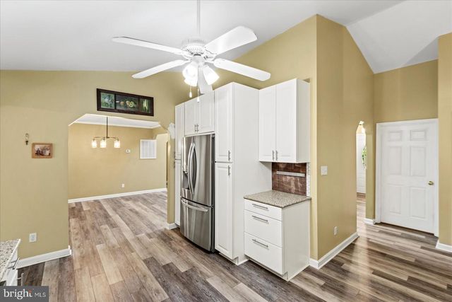 220 CREEKSIDE DR, Locust Grove, VA 22508