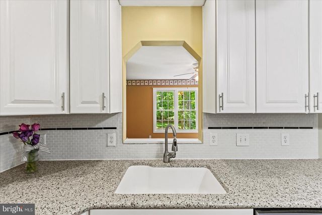 220 CREEKSIDE DR, Locust Grove, VA 22508