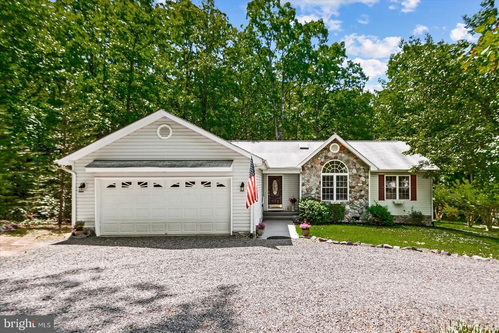 220 CREEKSIDE DR, Locust Grove, VA 22508