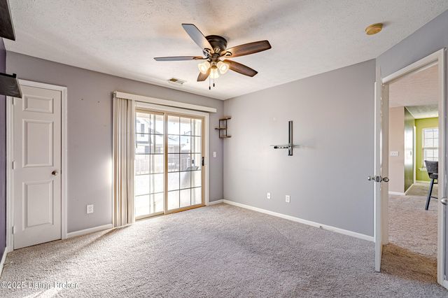 8432 Grand Trevi Dr, Louisville, KY 40228