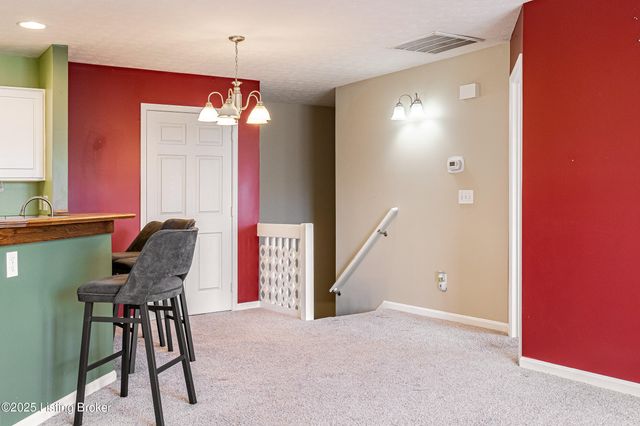 8432 Grand Trevi Dr, Louisville, KY 40228