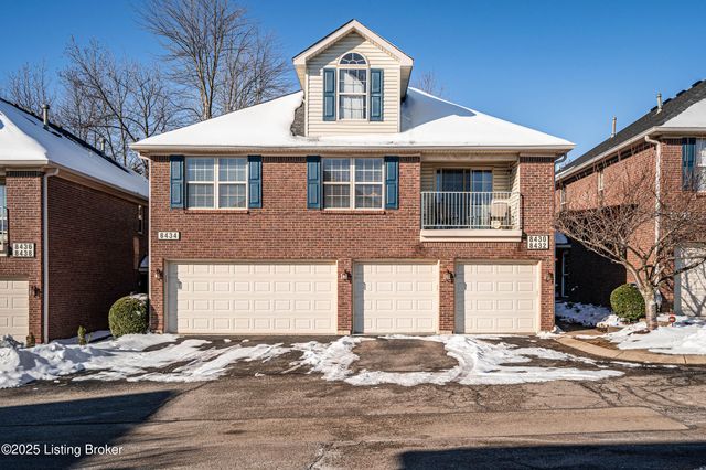8432 Grand Trevi Dr, Louisville, KY 40228