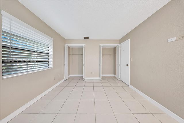 9751 Wayne Ave 6, Palmetto Bay, FL 33157
