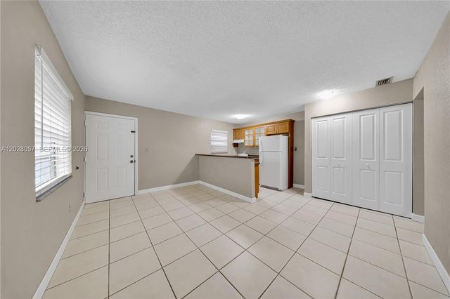 9751 Wayne Ave 6, Palmetto Bay, FL 33157