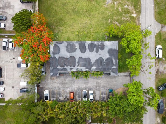 9751 Wayne Ave 6, Palmetto Bay, FL 33157